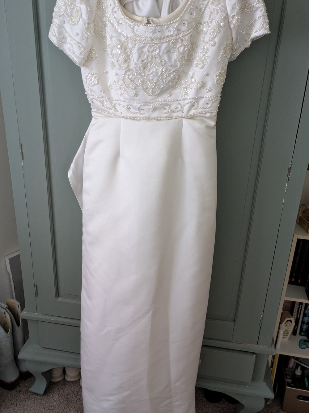 Elegant White Beaded Short-Sleeve Wedding Dress